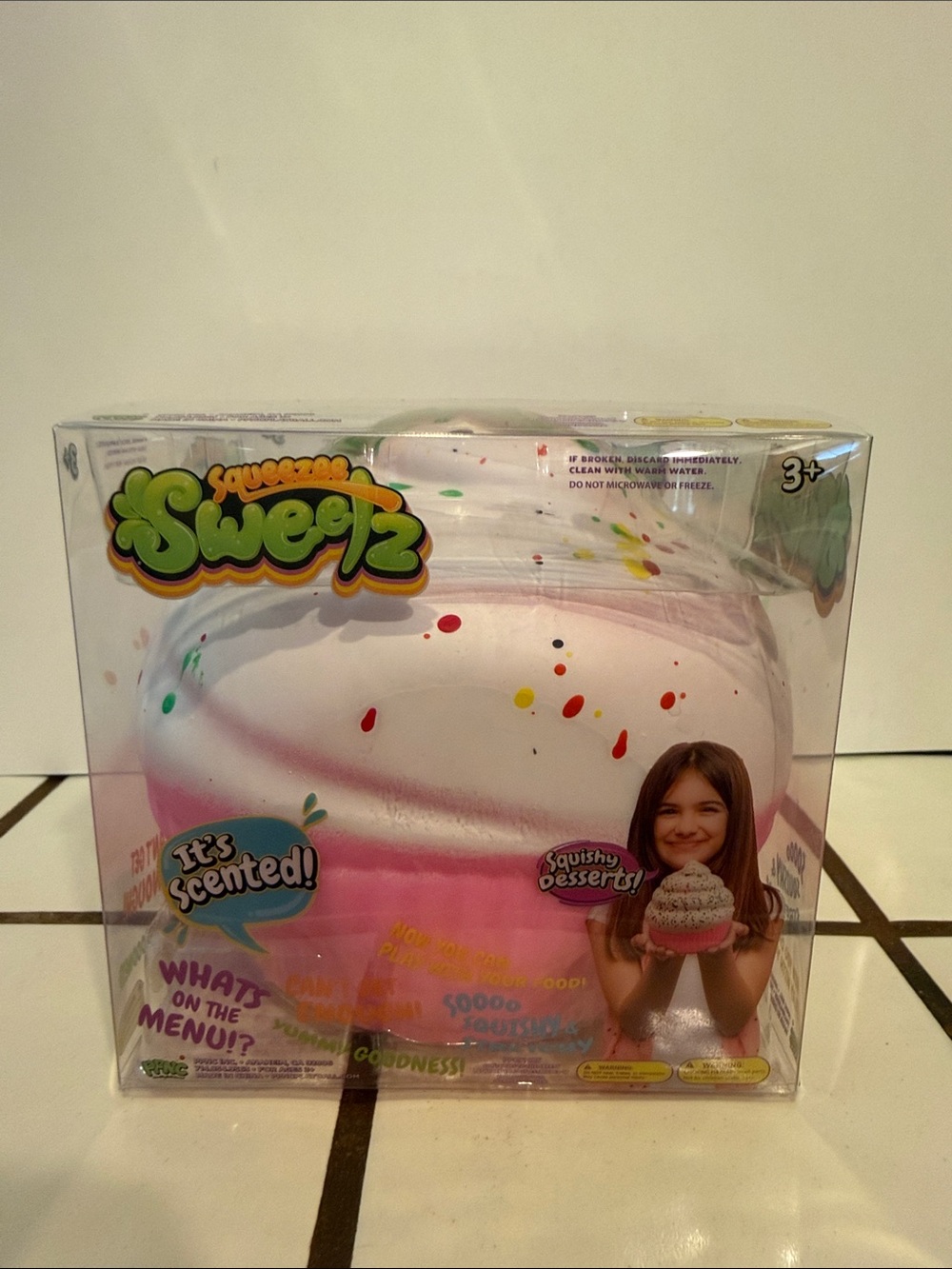 Squeezoo Sweezy Pink & White Sprinkle Dessert Squishy